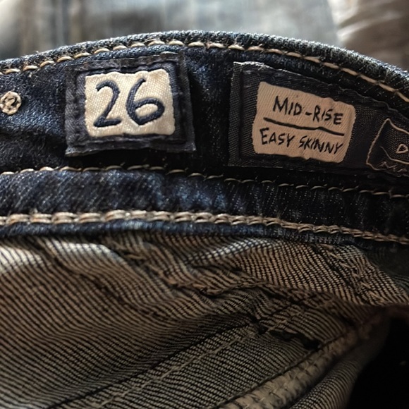 Miss me size 26 easy skinny mid rise jean. Inseam 31.5 - Picture 6 of 6